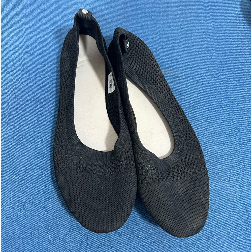Black flats 
Lightly worn